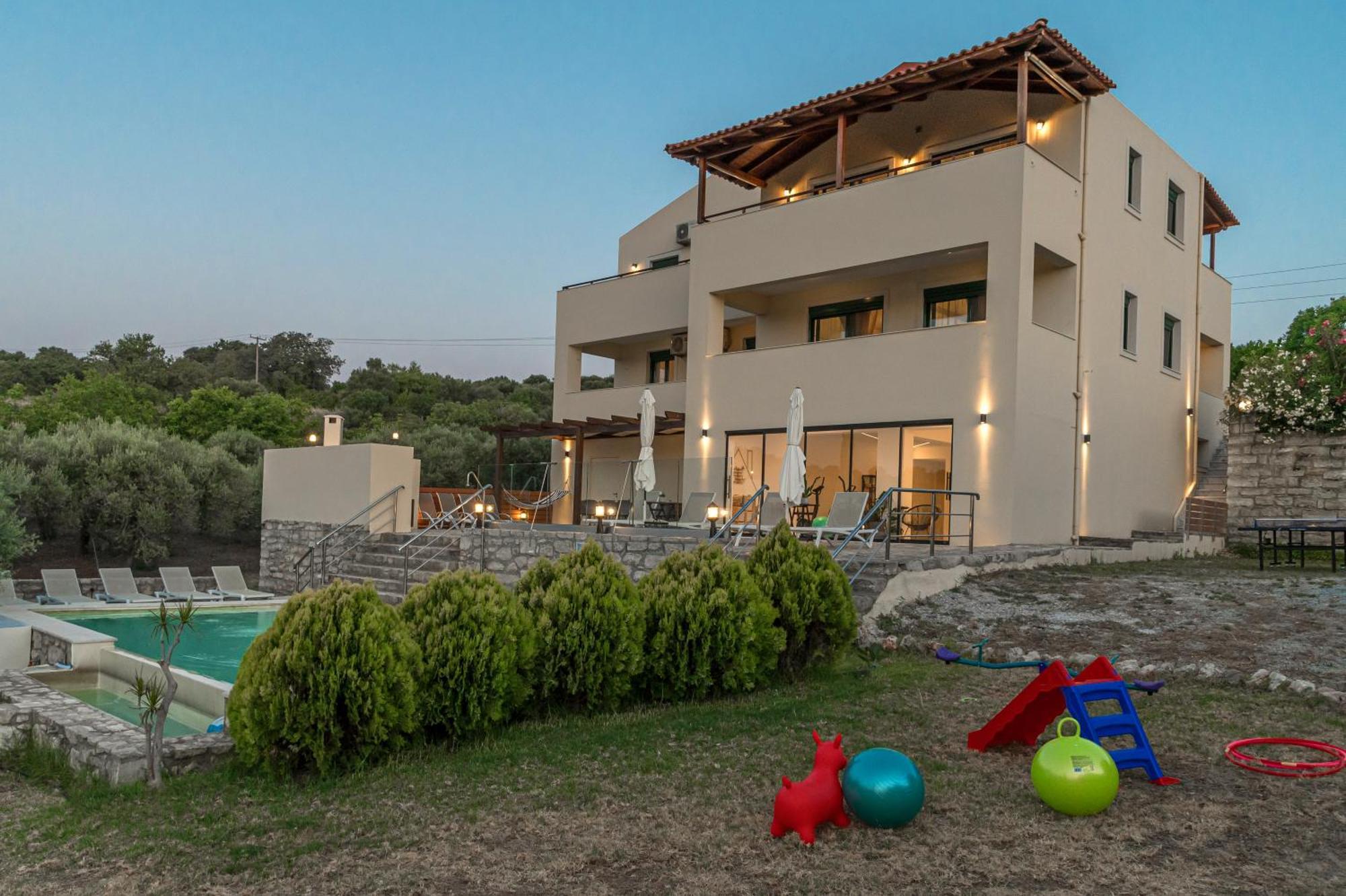Elarchon Private Pool Villa *