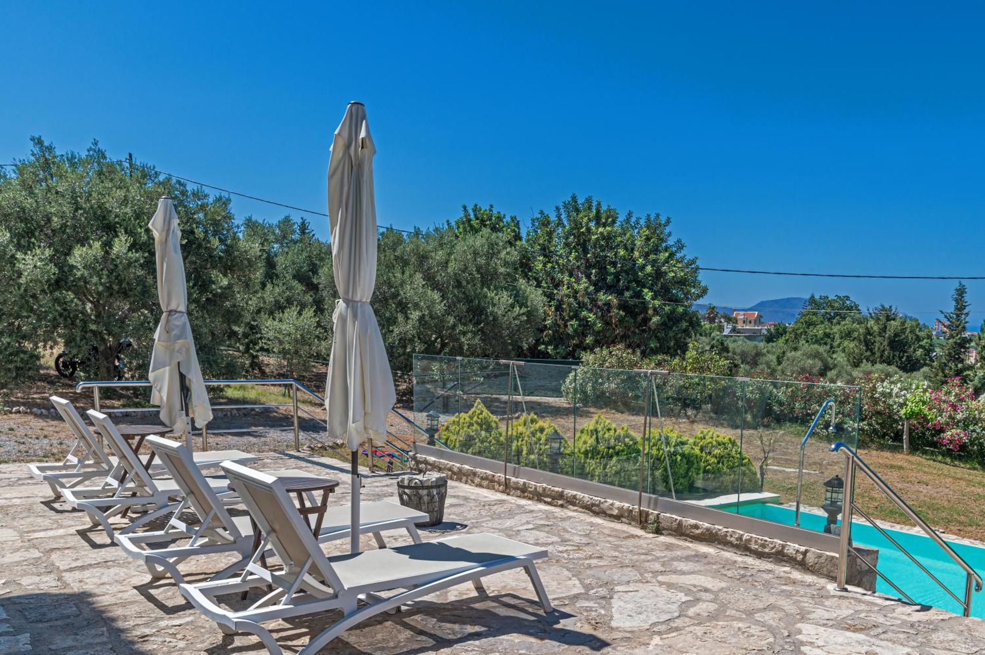Elarchon Private Pool